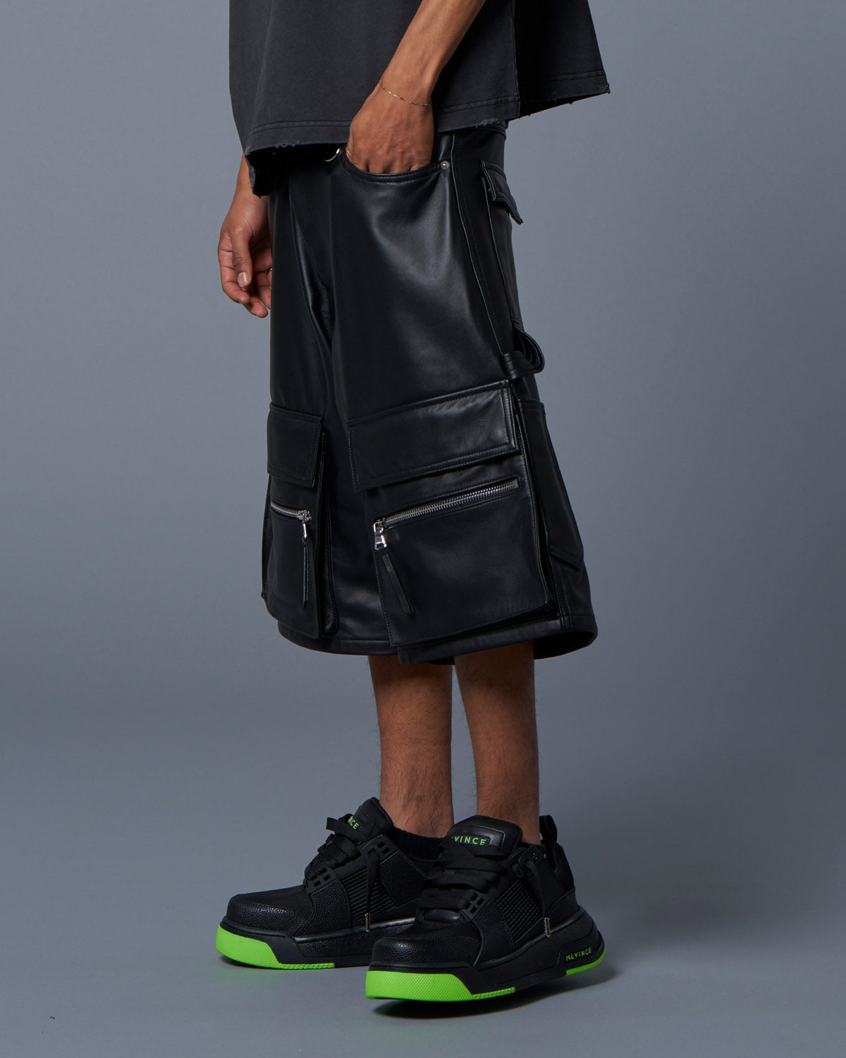 LEATHER CARGO SHORTS - BLACK