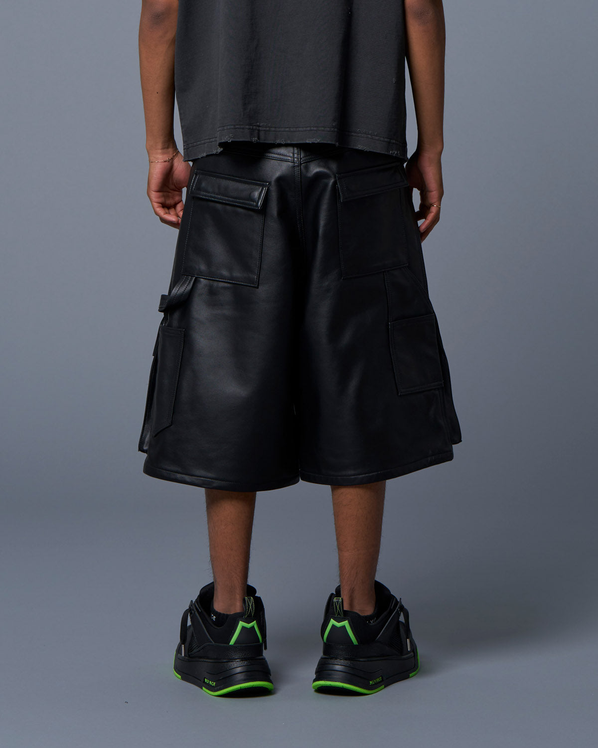 LEATHER CARGO SHORTS - BLACK
