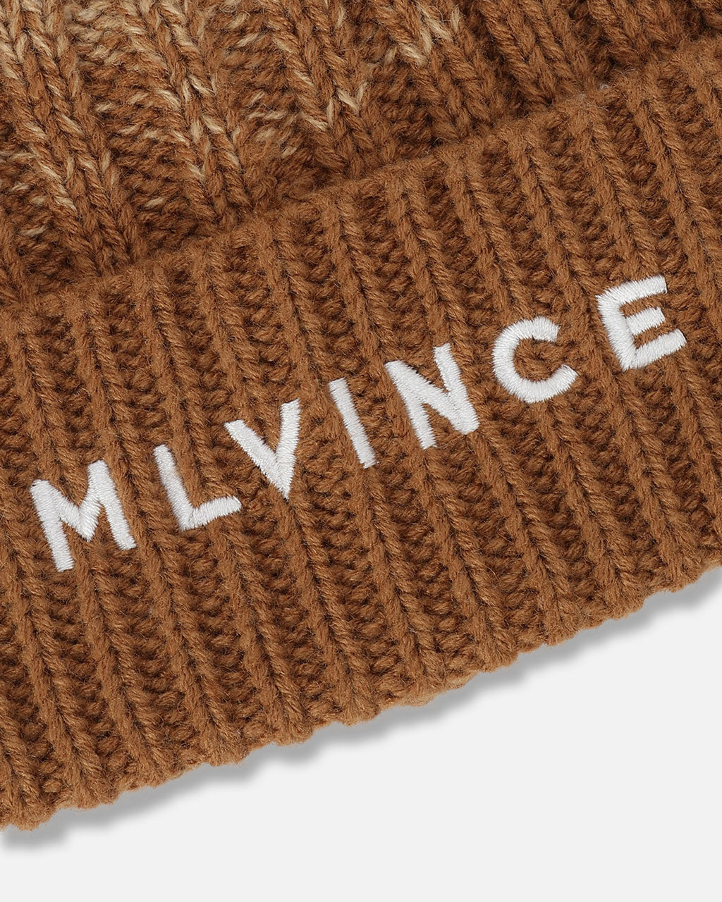 CLASSIC LOGO RIBBED BEANIE - BROWN