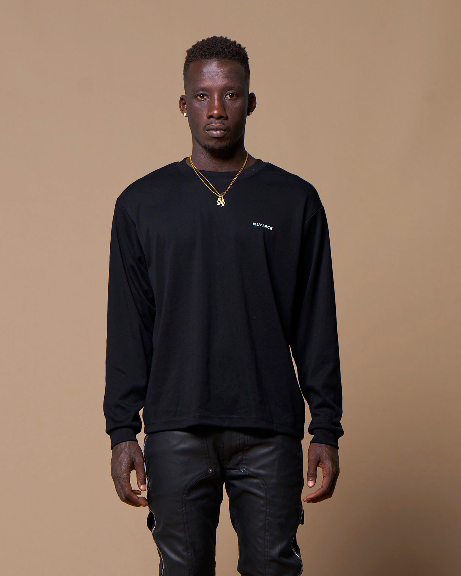 CLASSIC LOGO BOX LS TEE - BLACK