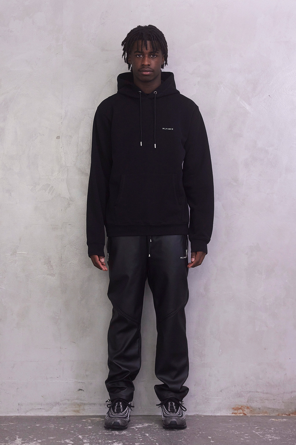 HEAVY WEIGHT CLASSIC LOGO HOODY - BLACK