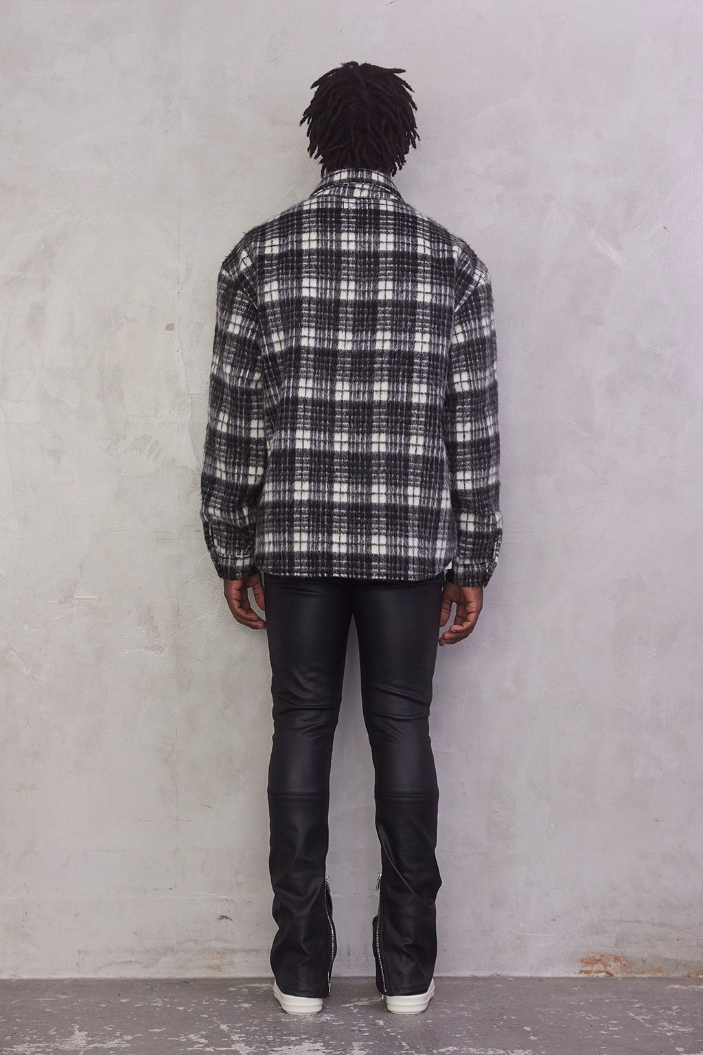 OVERSIZED CHECK JACKET - BLACK